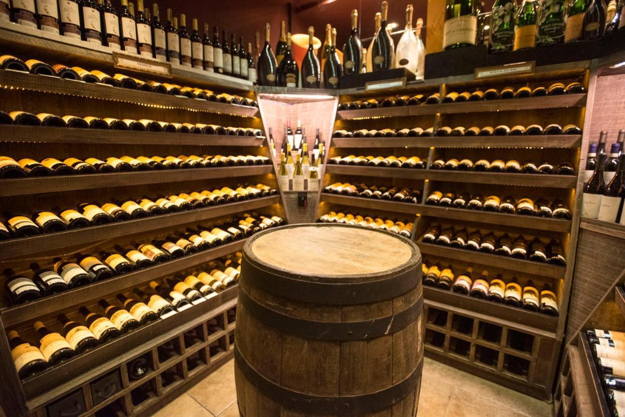 Royal Boutique Savassi Hotel 벨루오리존치 외부 사진 Wine cellar