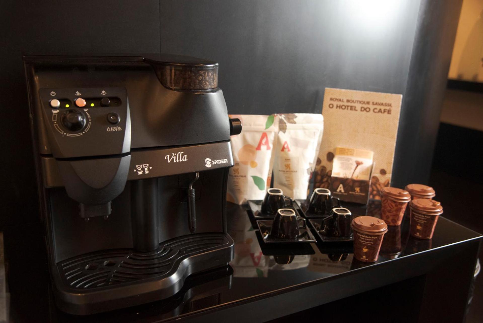 Royal Boutique Savassi Hotel 벨루오리존치 외부 사진 A Nespresso machine