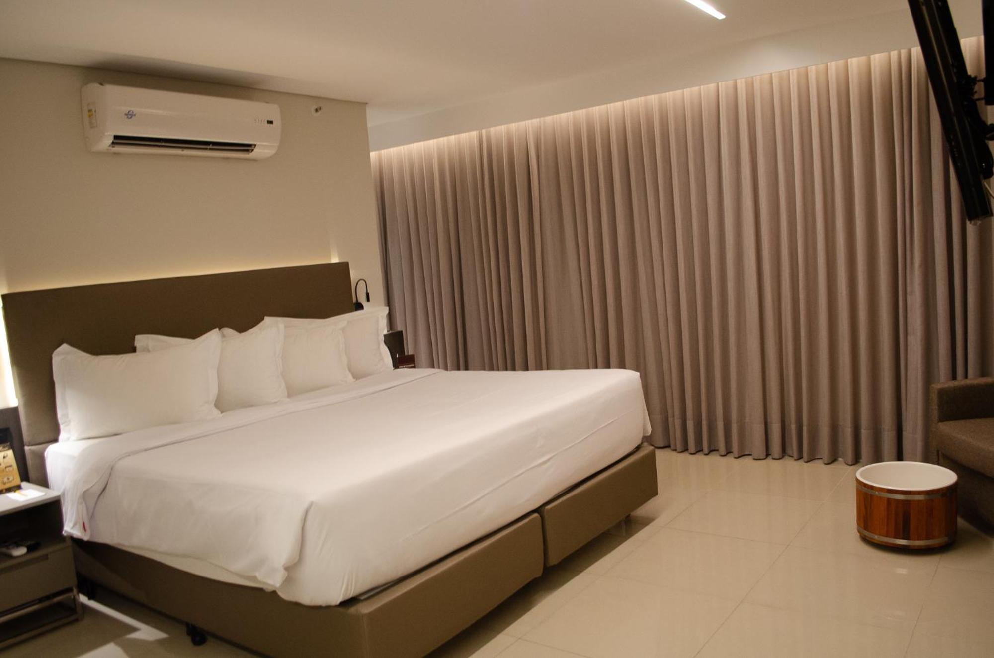 Royal Boutique Savassi Hotel 벨루오리존치 외부 사진 A bedroom at the hotel